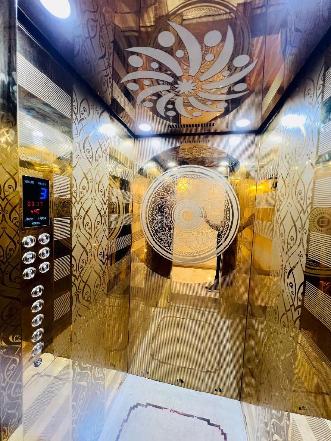 Hotel Apple & Suites, New Delhi